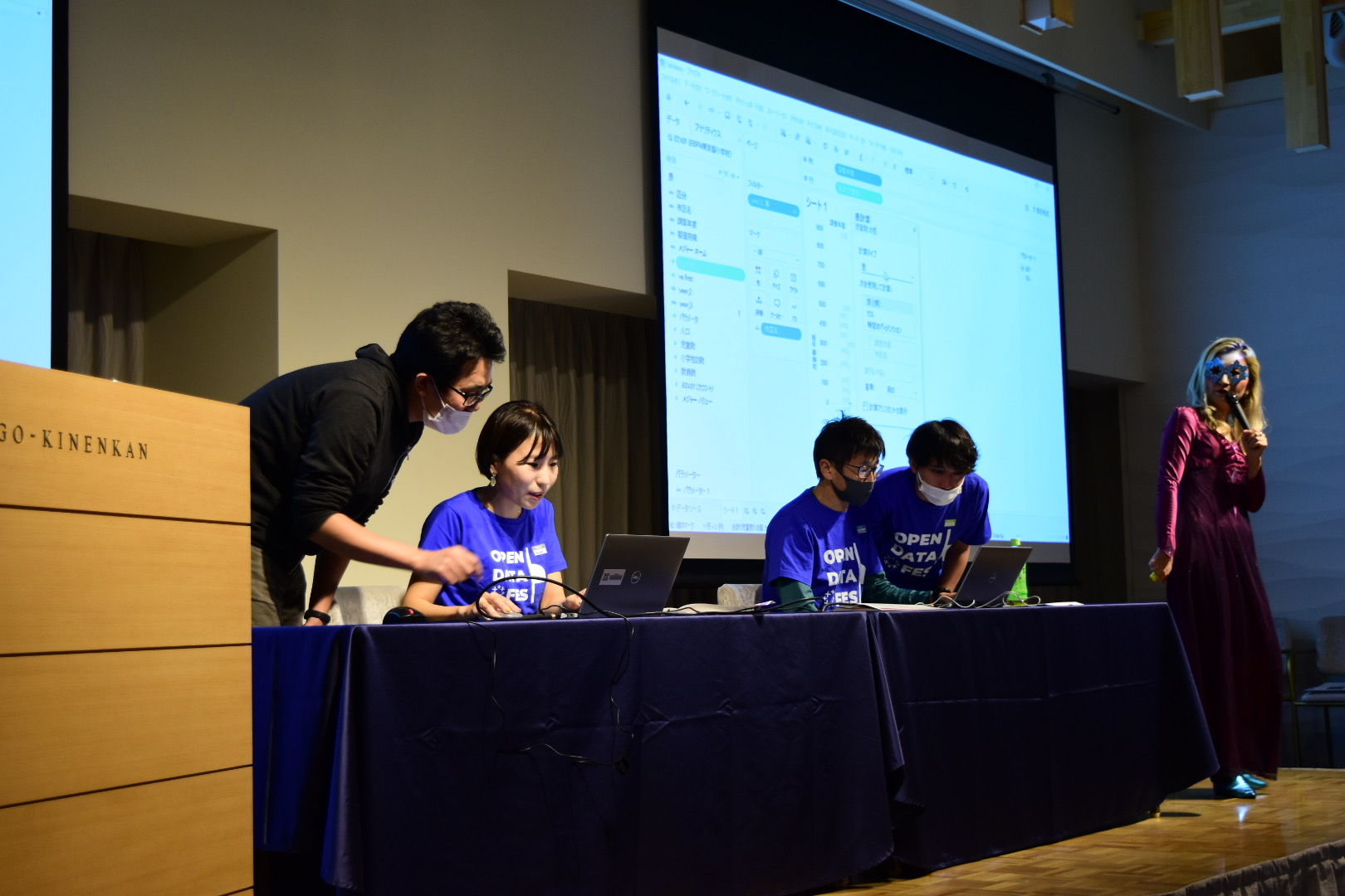 Japan TUG meetup presentation on stage