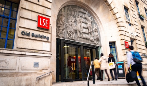 瀏覽至 LSE brings data skills to the classroom and accelerates student careers with new online programme in partnership with FourthRev and Tableau